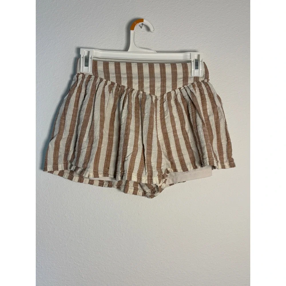 Old Navy Girls Tan White Striped Shorts L 10-12 Elastic‎ Waist Lined Neutral